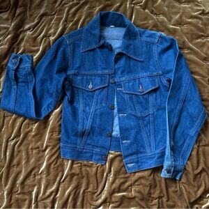 VINTAGE 1970s stiff denim jacket size small